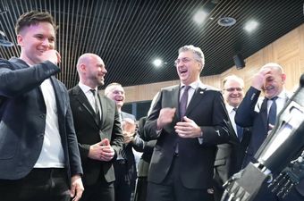 Robot RINNO nasmijao Plenkovića