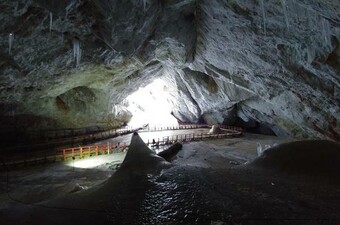 Ledena špilja Scărișoara u Rumunjskoj