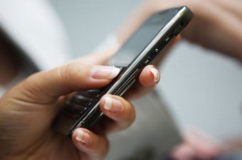 U Velikoj Britaniji po prvi puta pao broj poslanih SMS-a, bilježi se porast WhatsAppa i Snapchata