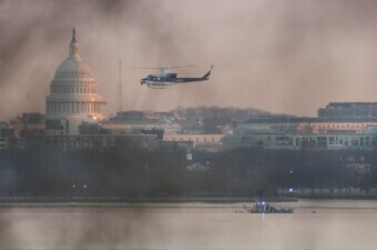 Helikopter leti u blizini mjesta zračne nesreće iznad Washingtona