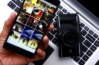 Pametni telefon i fotoaparat (Foto: Getty Images)