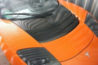 Savršeno očuvani Tesla Roadster iz 2010. godine