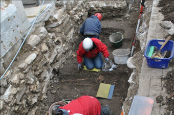 Djelatnice AMZ-a na zašitnom arheološkom istraživanju na lokalitetu Stenjevec