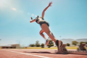 Atletičarka u sprintu