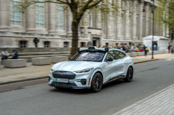 Wayveov autonomni automobil