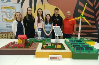 Učenici i mentori vukovarske gimnazije s nagrađenim radom