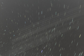Tragovi Starlink satelita