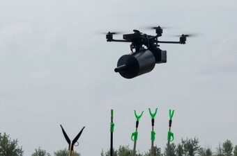 Dron s optičkim vlaknima