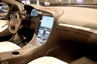 Tesla Model S automobil u 2014. dobija Google Chrome i Android emulator