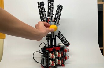 Robotska ruka od Lego kockica