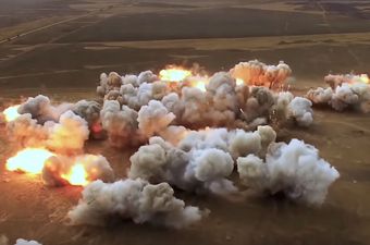 Eksplozije tijekom vojne vježbe Centar-2019 (Screenshot: Zvezda TV/YouTube)
