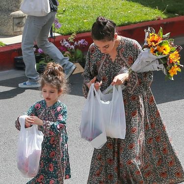 Wyatt Isabelle i Mila u kupovini