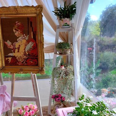 Nataša Veselinović iz Valjeva uredila je svoju ružičastu terasu iz mašte - 13