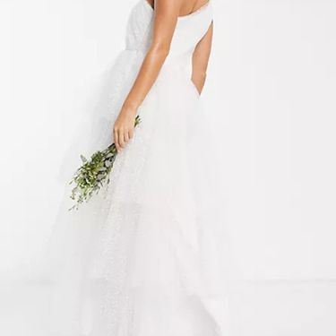 Jedna od trenutno najtraženijih vjenčanica s Asosa snižena je na 91 euro - 5