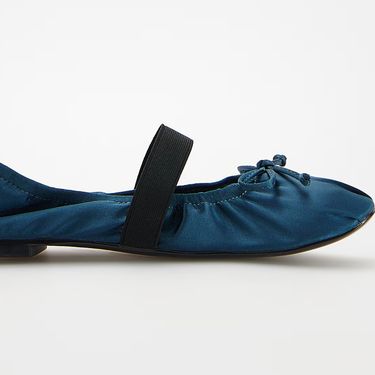 Reserved, 29,99 eura