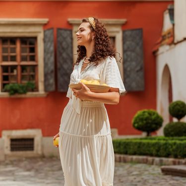 Duge suknje obožavaju žene diljem svijeta