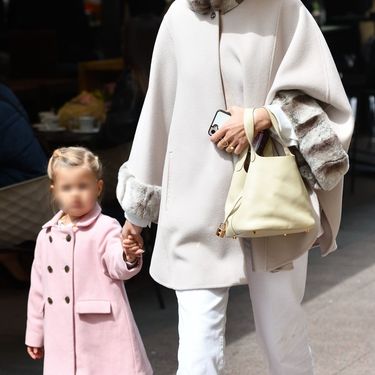 Street style mama u mokasinama podstavljenima krznom - 3