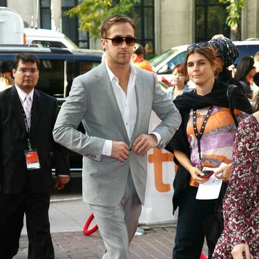 Ryan Gosling u odijelu bez kravate