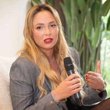 Donna Vekić u maloj crnoj haljini i štiklama - 7