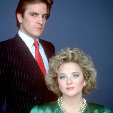 Gina (Robin Mattson) i Mason (Lane Davies)