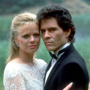 Eden (Marcy Walker) i Cruz (A Martinez)