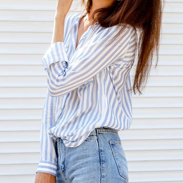 Prugasta košulja i traperice su savršen par