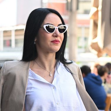 Ulična moda u Zagrebu u zelenoj minici i salonkama - 4