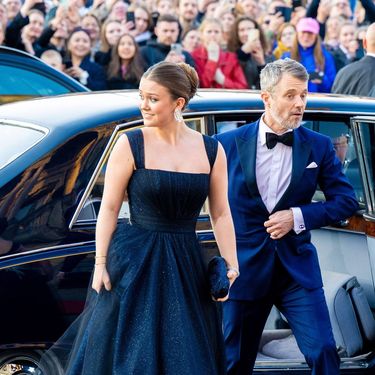 Princeza Isabella u haljini Jespera Hovringa