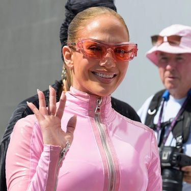 Jennifer Lopez na F1 stazi u Saudijskoj Arabiji 2025. - 3