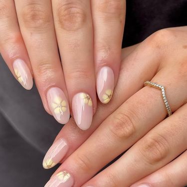 Cvjetna milk bath manikura