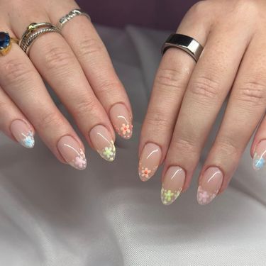 Cvjetna milk bath manikura