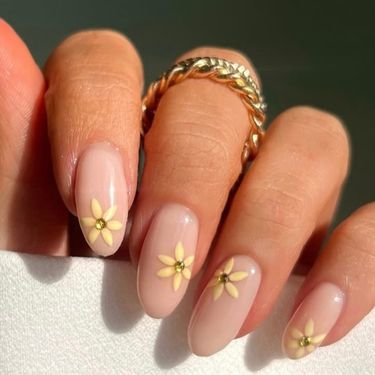 Cvjetna milk bath manikura