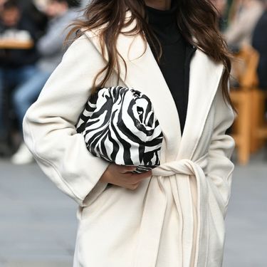 Ulična moda Zagreb torba sa zebrastim uzorkom 2026. - 2