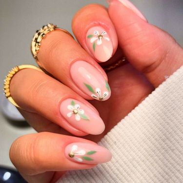 Cvjetne manikure stvorene su za proljeće - 14