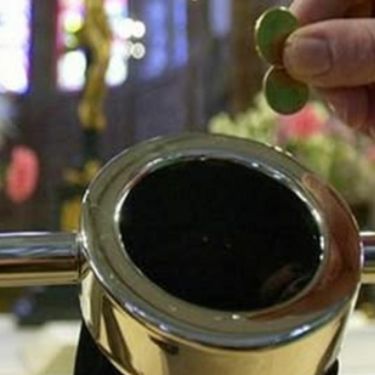 Prikupljanje milodara u crkvi