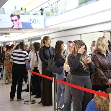 Hrvatice čekaju u redu na otvaranje Sephore u Zagrebu - 4