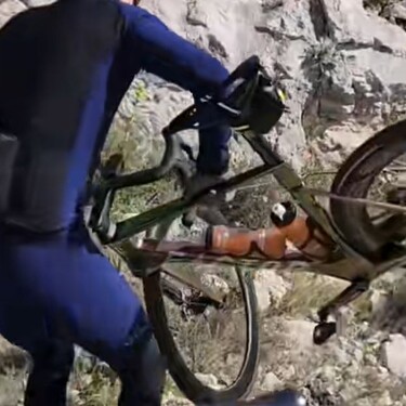 Biciklist protiv bure