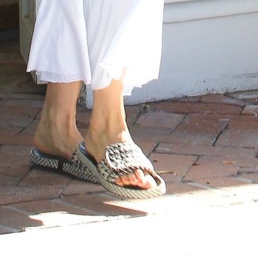 Glumica je nosila natikače