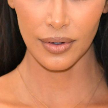 Kim Kardashian rado nosi ruževe u smeđim tonovima