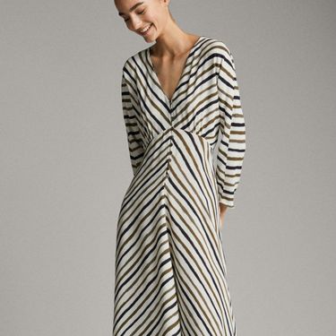 Haljine iz jesenskih kolekcija koje pristaju figurama raznih konfekcijskih veličina - 11