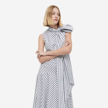 Haljina iz H&M-a s mašnom oko vrata