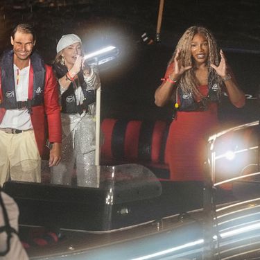 Carl Lewis, Rafael Nadal, Nadia Comaneci i Serena Williams s olimpijskim plamenom u Parizu