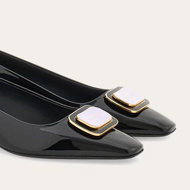 Salonke brenda Ferragamo