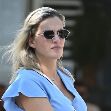 Trudnica sa zagrebačke špice u haljini na vezanje - 1