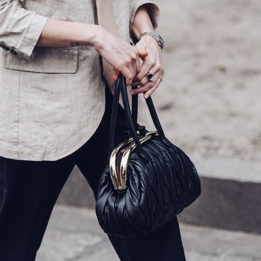 Crne hlače su modni klasik stvoren za sve prigode