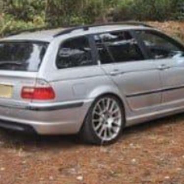 BMW s neobičnom prikolicom
