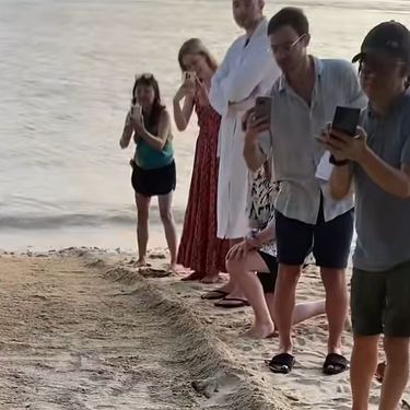 Turisti na plaži