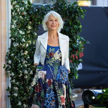 Helen Mirren u raskošnoj cvjetnoj haljini