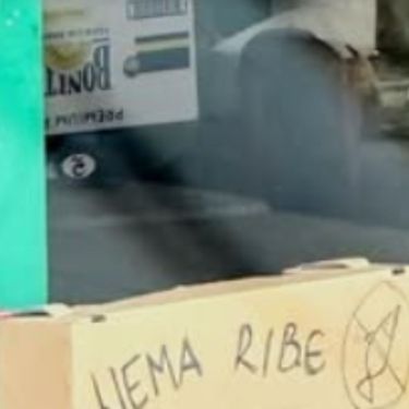 Natpis na tržnici u Dalmaciji
