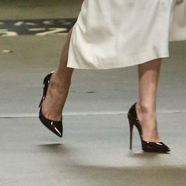 Jennifer je uz odijelo nosila nepogrešive štikle